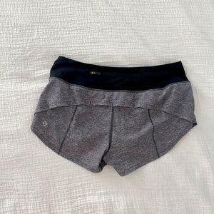 Lululemon speed up low-rise lined short 2.5" size 4